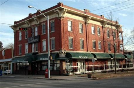 La Boheme Restaurant & B&B Edmonton Exteriör bild
